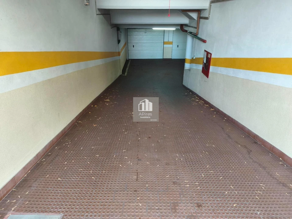 Garagem para Venda em Costa da Caparica Foto 4