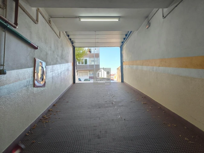 Garagem para Venda em Costa da Caparica Foto 3