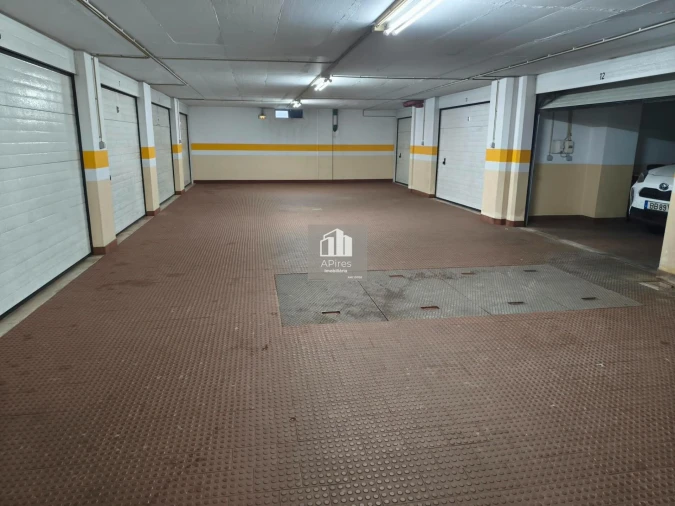 Garagem para Venda em Costa da Caparica Foto 6