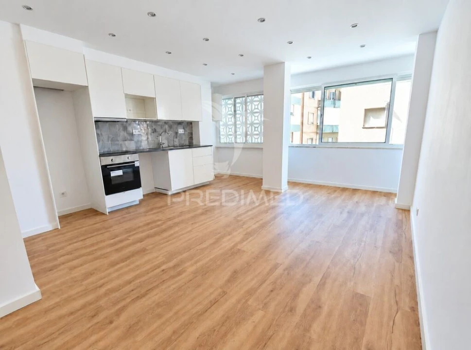 Apartamento T2 para Venda em Encosta do Sol Foto 1