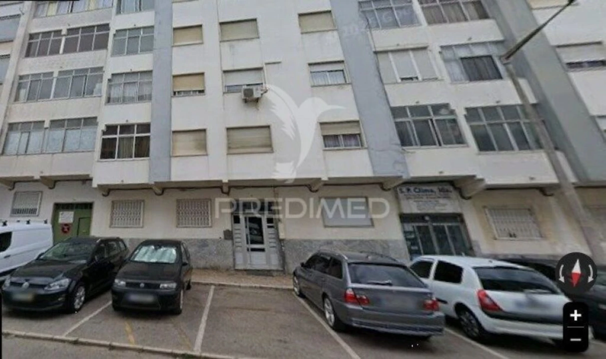 Apartamento T3 para Venda em Seixal, Arrentela e Aldeia de Paio Pires Foto 1