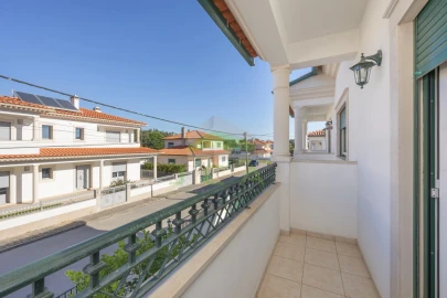Moradia T4 para Venda em Parceiros e Azoia