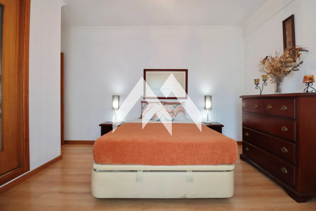 Apartamento T3 para Venda em Rio de Mouro Foto 12