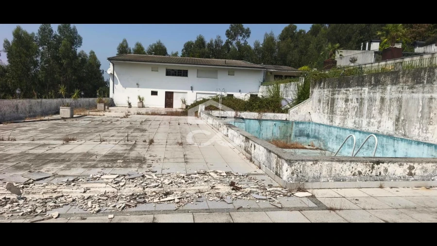 Quinta T4 para Venda em Caldas de Vizela (São Miguel e São João)