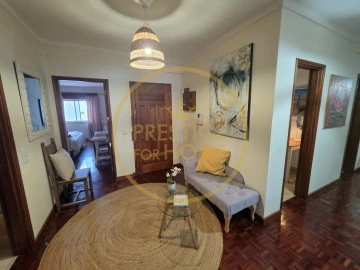 Apartamento T3 para Arrendamento em Loule (São Clemente)