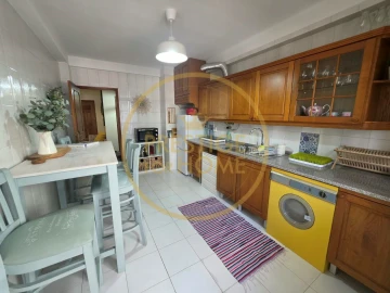 Apartamento T3 para Arrendamento em Loule (São Clemente)