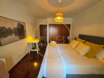 Apartamento T3 para Arrendamento em Loule (São Clemente)
