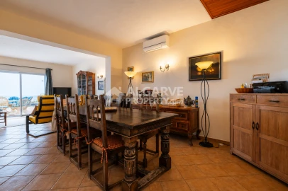 Moradia T4 para Venda em Faro (Sé e São Pedro)