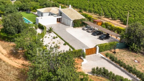Moradia T4 para Venda em Faro (Sé e São Pedro)