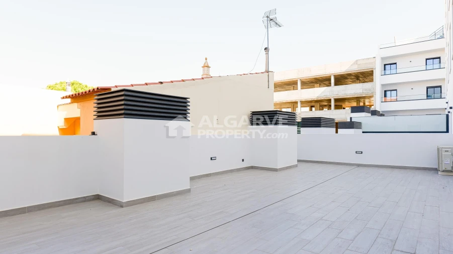 Apartamento T1 para Venda em Quarteira Foto 8