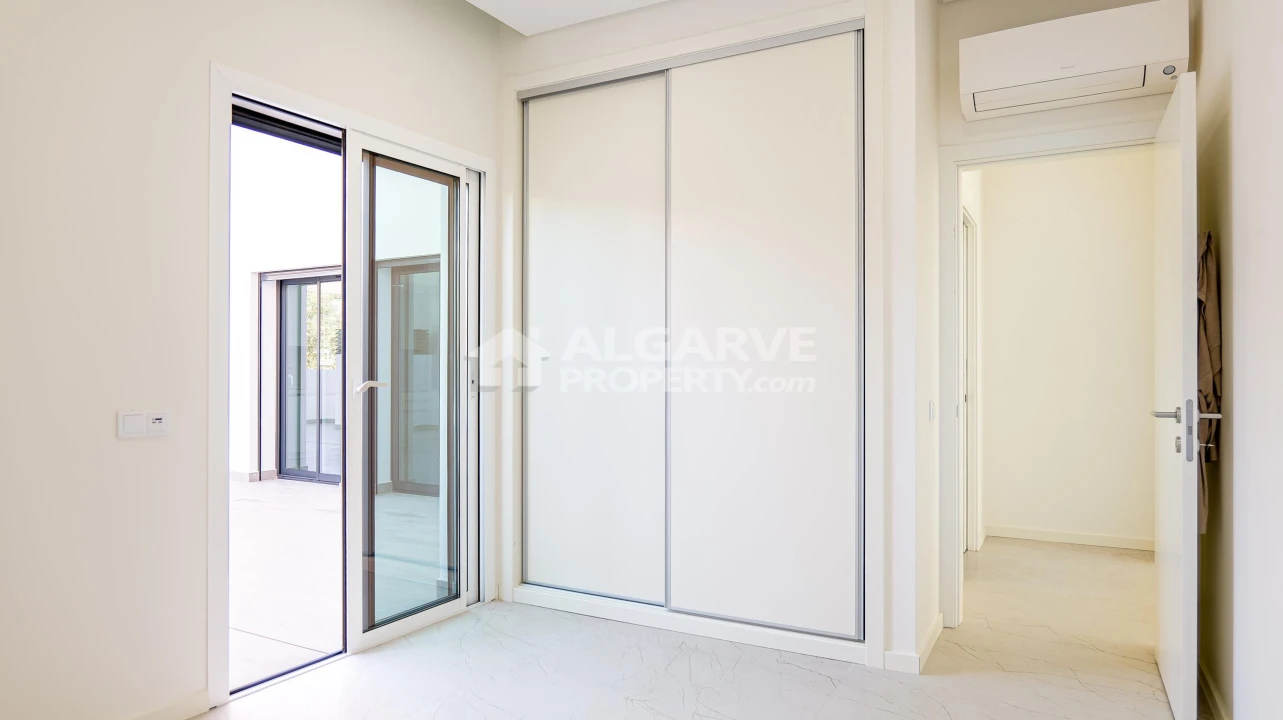 Apartamento T1 para Venda em Quarteira Foto 6