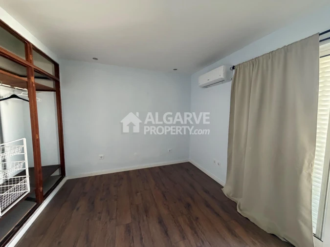 Moradia T7 para Venda em Montenegro Foto 11
