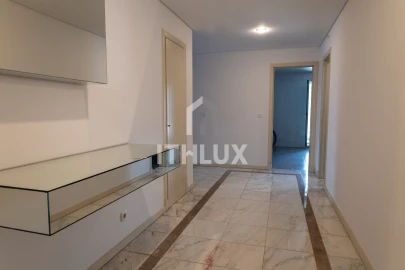 Apartamento T2 para Arrendamento em Campolide