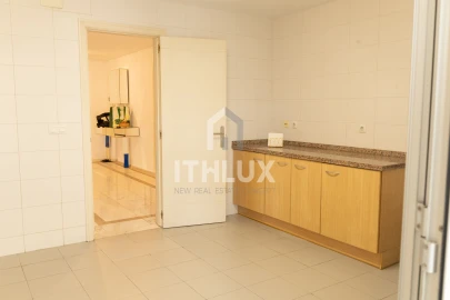 Apartamento T2 para Arrendamento em Campolide