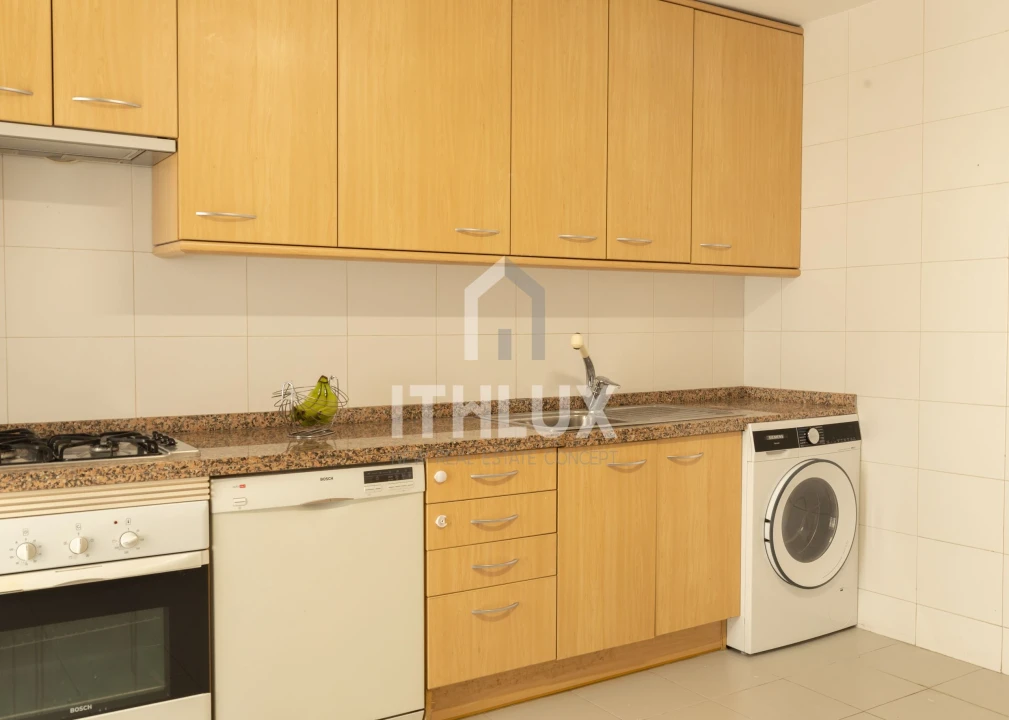 Apartamento T2 para Arrendamento em Campolide Foto 29