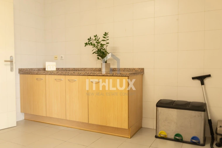 Apartamento T2 para Arrendamento em Campolide Foto 31