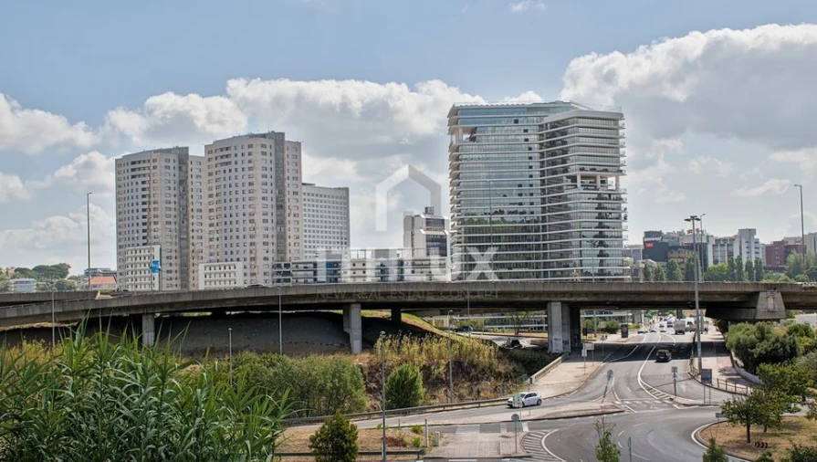 Apartamento T2 para Arrendamento em Campolide Foto 35