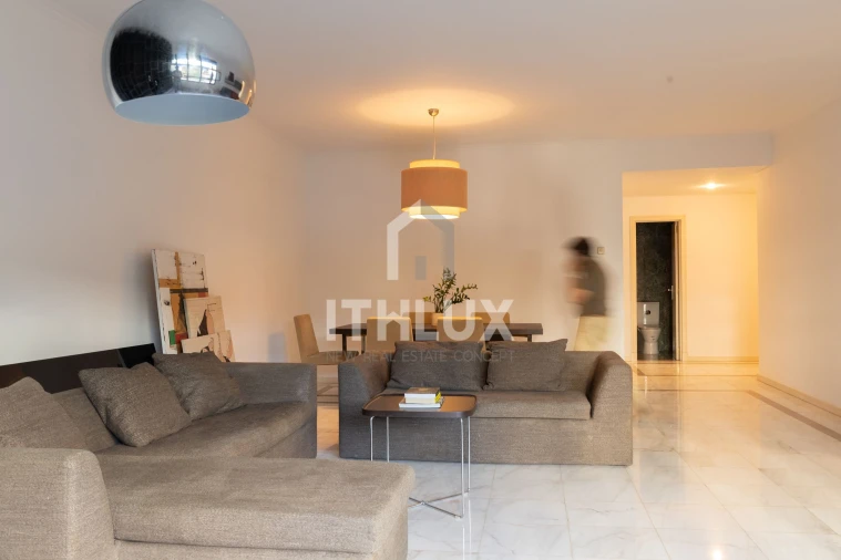Apartamento T2 para Arrendamento em Campolide Foto 24