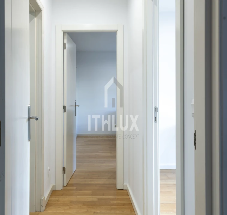 Apartamento T2 para Arrendamento em Campolide Foto 10
