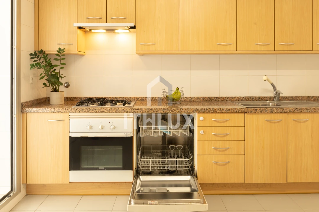 Apartamento T2 para Arrendamento em Campolide Foto 28