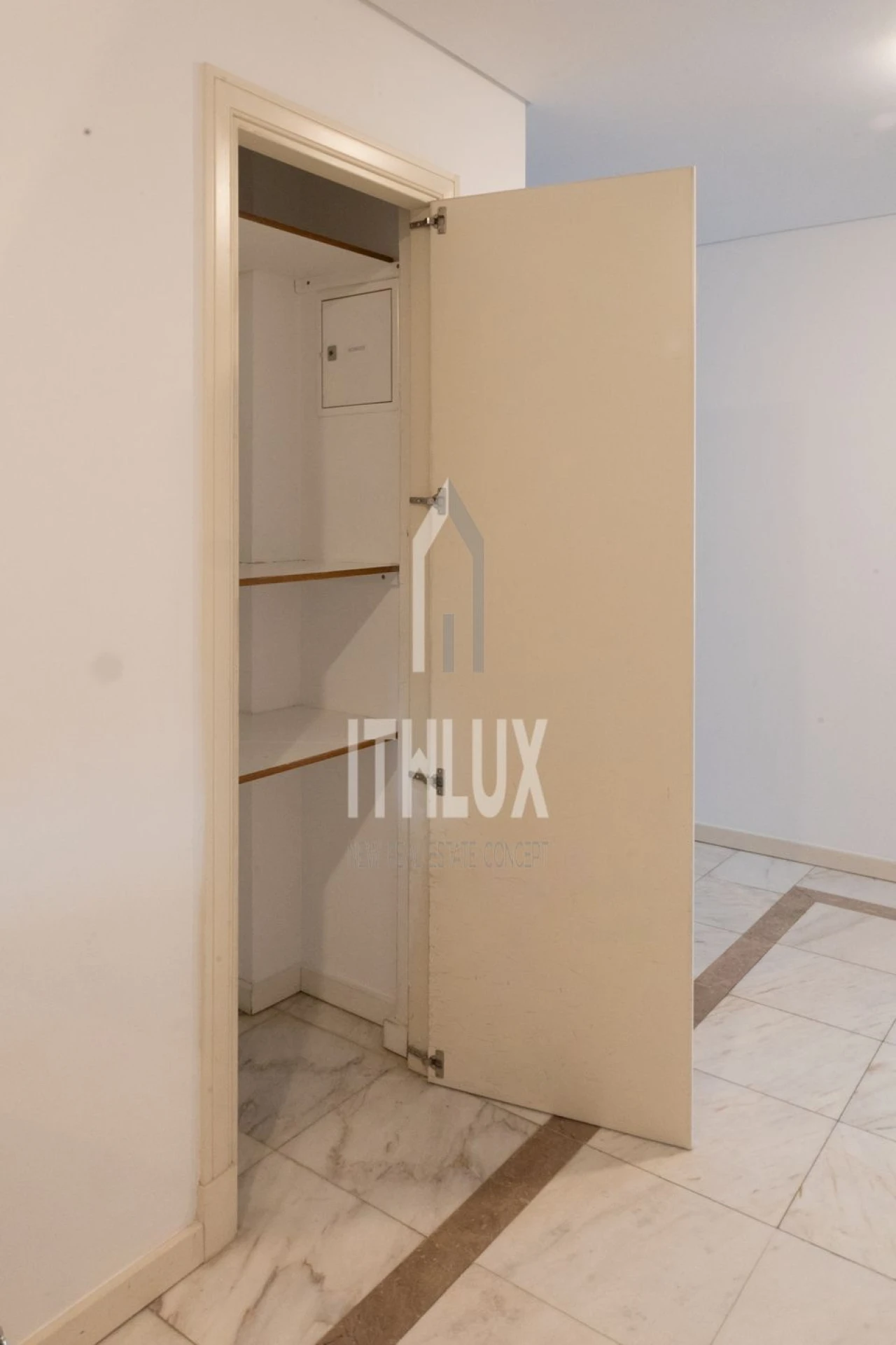 Apartamento T2 para Arrendamento em Campolide Foto 33