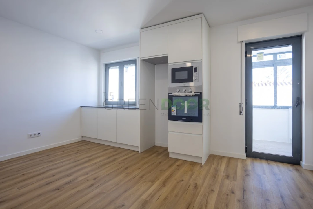 Apartamento T2 para Arrendamento em Seixal, Arrentela e Aldeia de Paio Pires Foto 1
