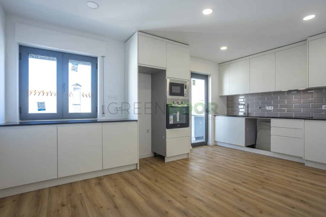 Apartamento T2 para Arrendamento em Seixal, Arrentela e Aldeia de Paio Pires Foto 2