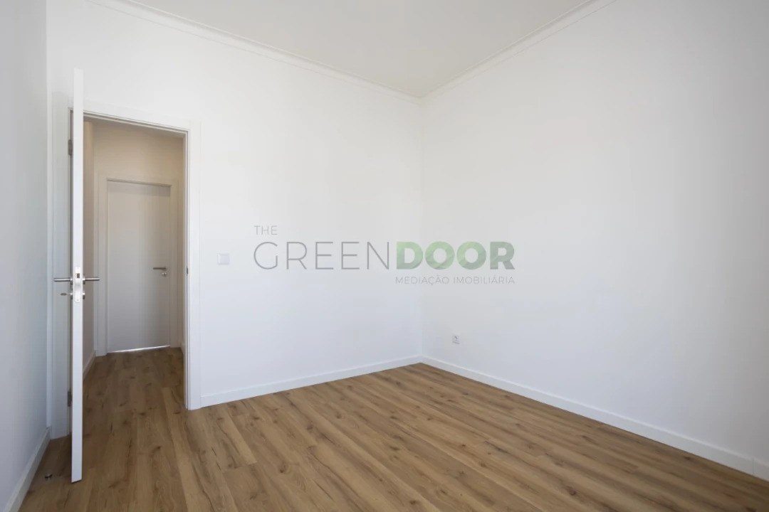 Apartamento T2 para Arrendamento em Seixal, Arrentela e Aldeia de Paio Pires Foto 8