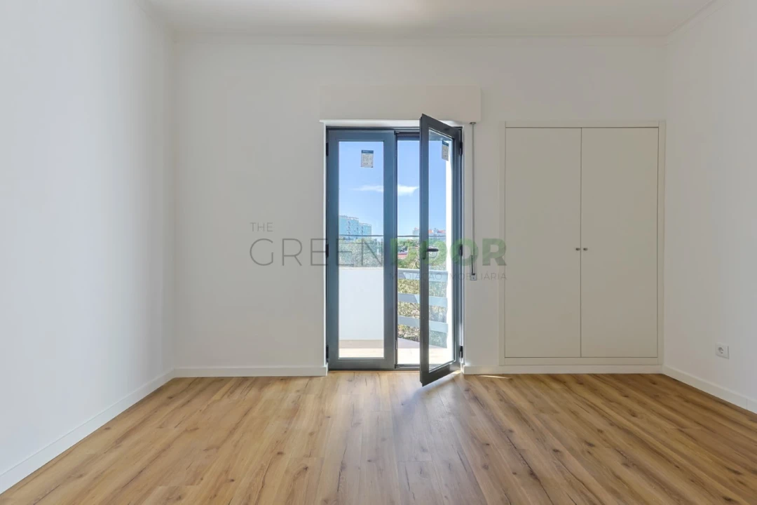 Apartamento T2 para Arrendamento em Seixal, Arrentela e Aldeia de Paio Pires Foto 12