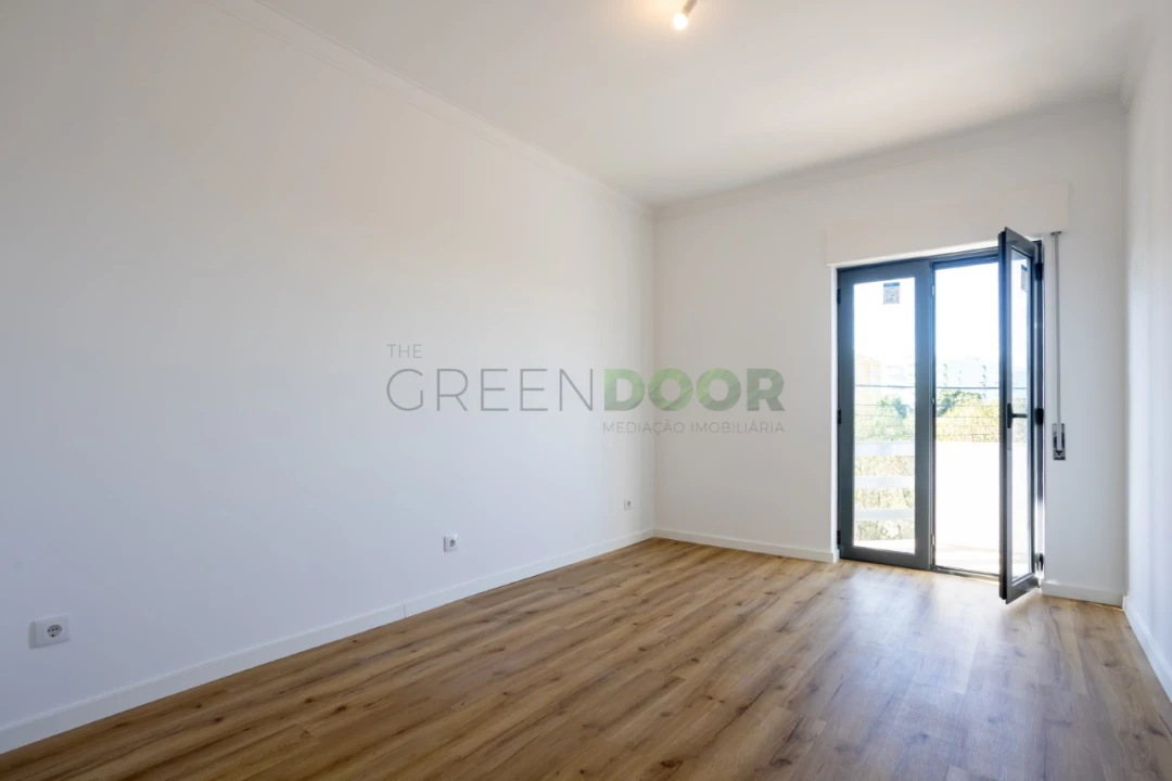 Apartamento T2 para Arrendamento em Seixal, Arrentela e Aldeia de Paio Pires Foto 15