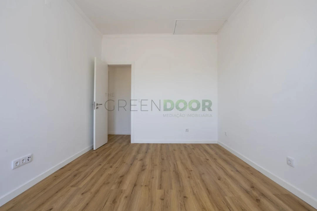 Apartamento T2 para Arrendamento em Seixal, Arrentela e Aldeia de Paio Pires Foto 16