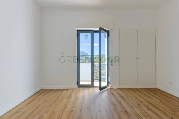 Apartamento T2 para Arrendamento em Seixal, Arrentela e Aldeia de Paio Pires Foto 12