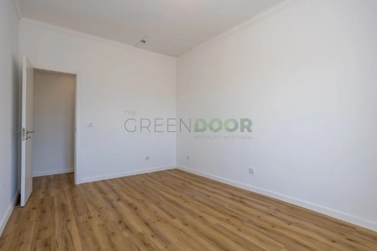 Apartamento T2 para Arrendamento em Seixal, Arrentela e Aldeia de Paio Pires Foto 14