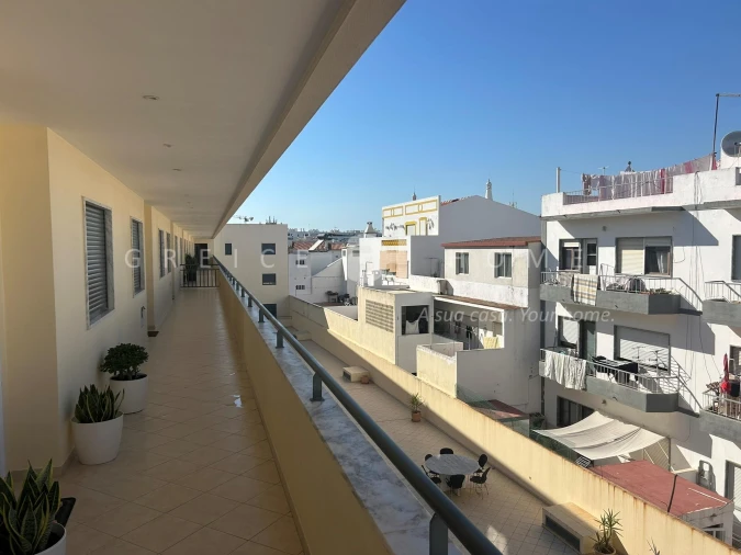 Apartamento T2 para Venda em Quarteira Foto 2