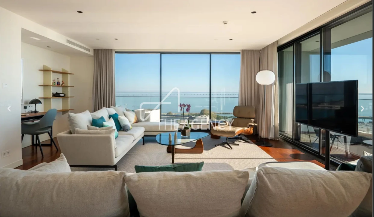Apartamento T4 para Venda em Parque das Nações Foto 2