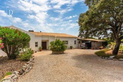 Moradia T4 para Venda em Faro (Sé e São Pedro)