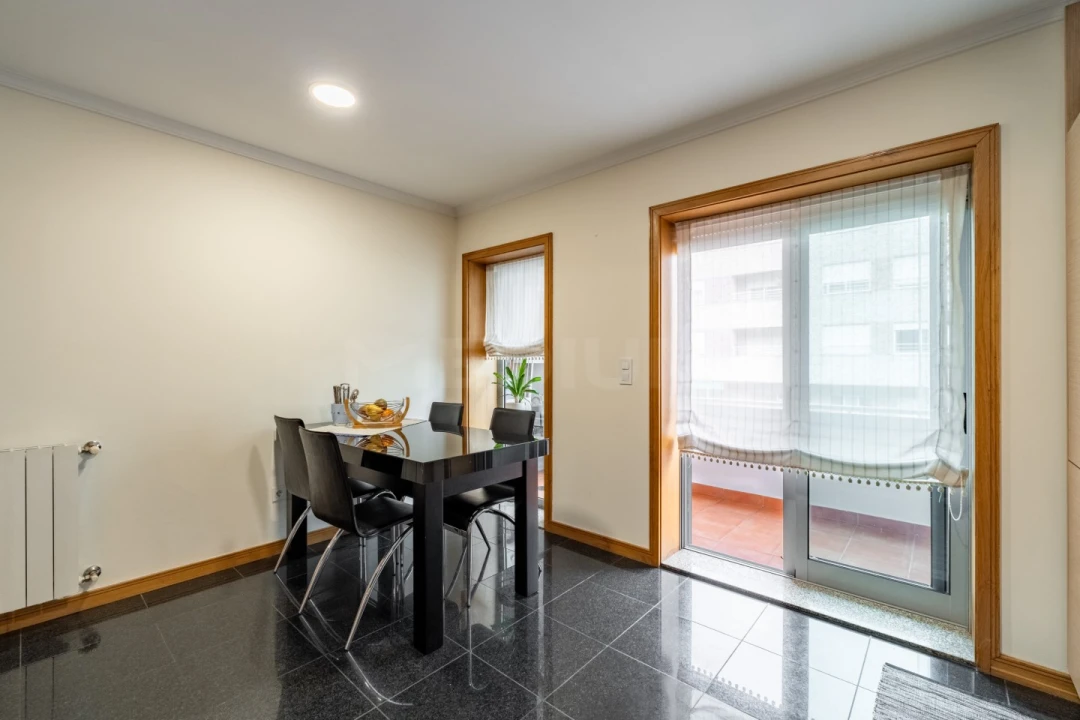 Apartamento T1 para Venda em Alfena Foto 9