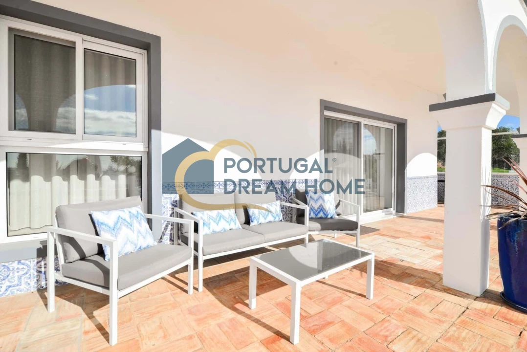 Moradia T6 para Venda em Faro (Sé e São Pedro) Foto 8