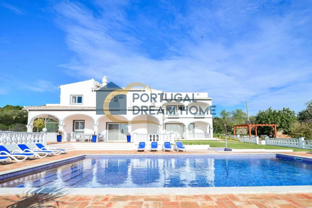 Moradia T6 para Venda em Faro (Sé e São Pedro) Foto 1
