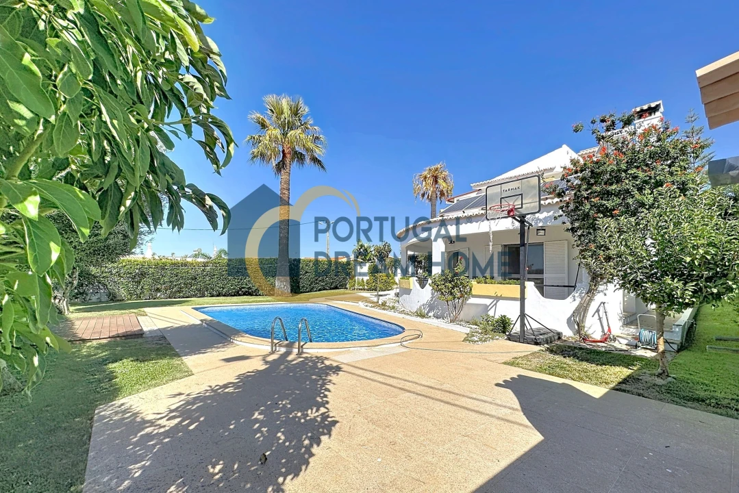Moradia T4 para Venda em Albufeira e Olhos de Água Foto 29