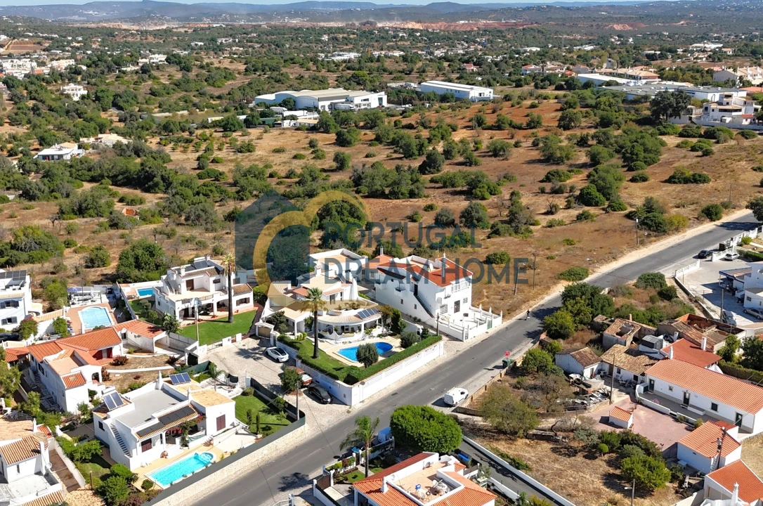 Moradia T4 para Venda em Albufeira e Olhos de Água Foto 33