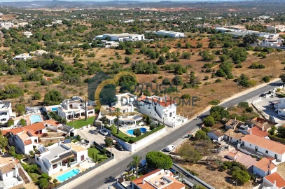 Moradia T4 para Venda em Albufeira e Olhos de Água