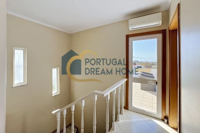 Moradia T4 para Venda em Albufeira e Olhos de Água