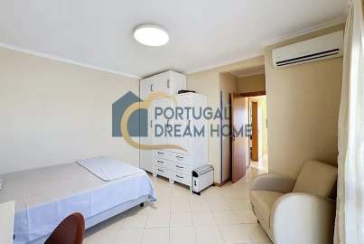 Moradia T4 para Venda em Albufeira e Olhos de Água
