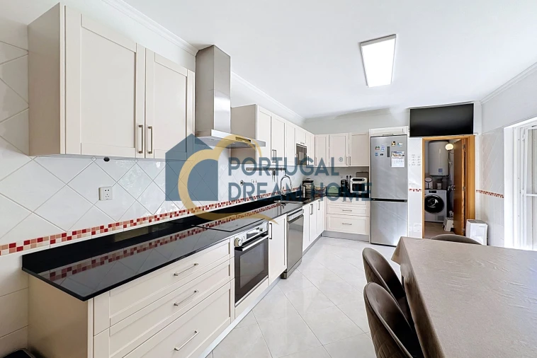Moradia T4 para Venda em Albufeira e Olhos de Água Foto 7