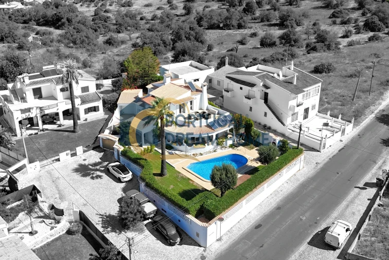 Moradia T4 para Venda em Albufeira e Olhos de Água Foto 36