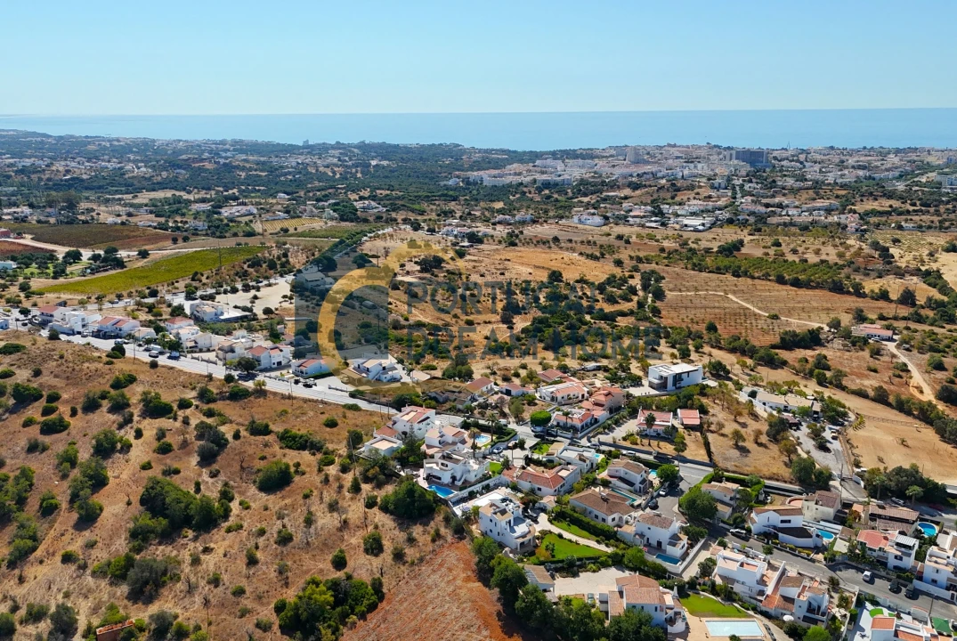 Moradia T4 para Venda em Albufeira e Olhos de Água Foto 34