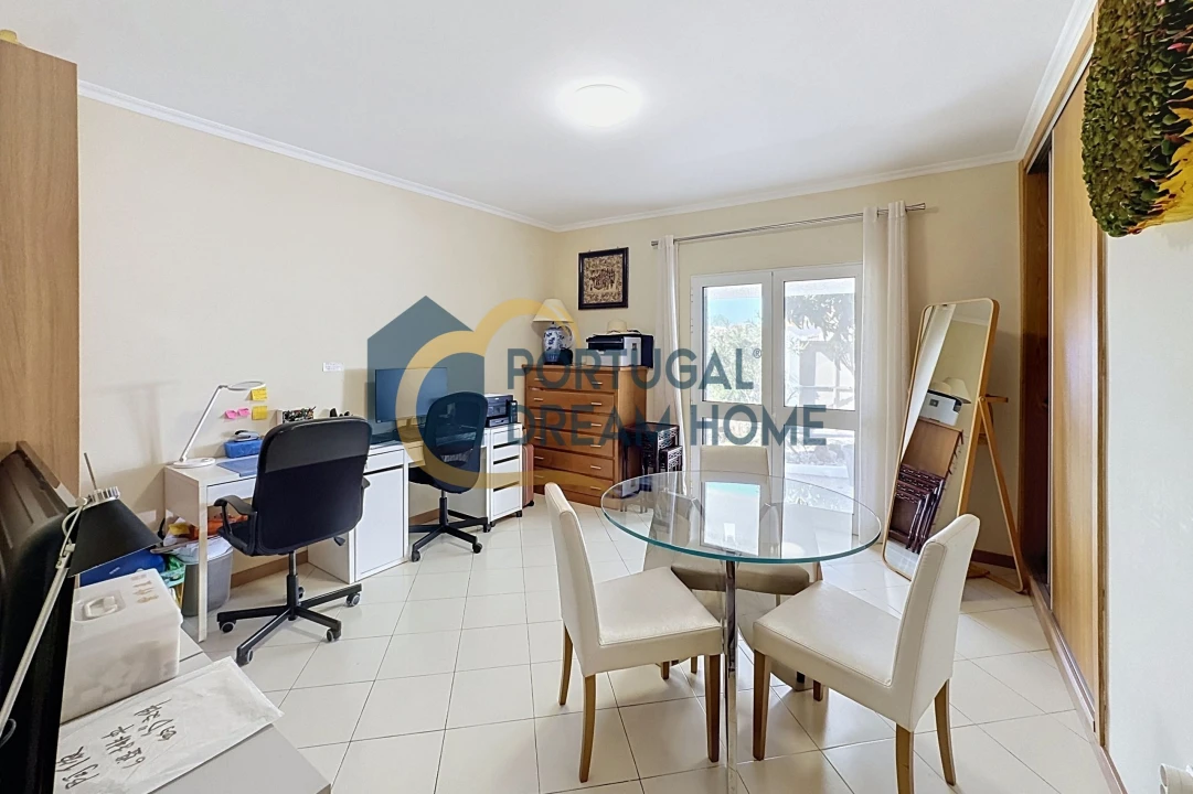 Moradia T4 para Venda em Albufeira e Olhos de Água Foto 10