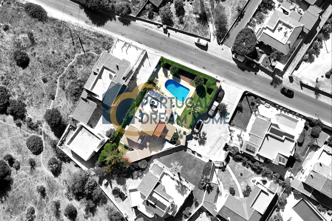 Moradia T4 para Venda em Albufeira e Olhos de Água Foto 35