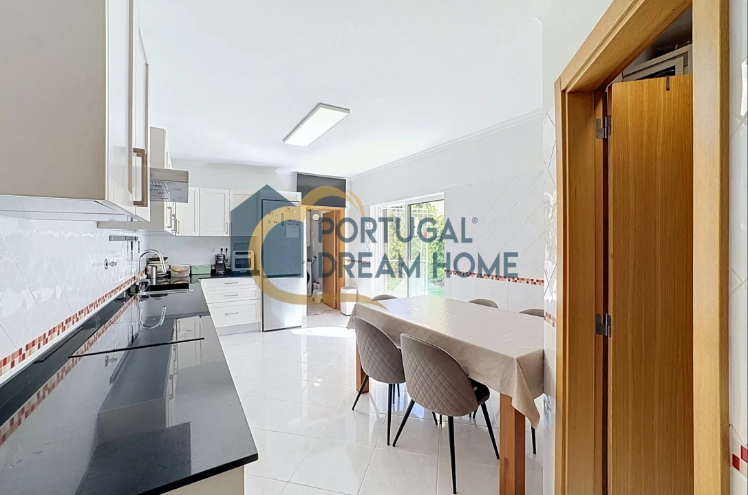 Moradia T4 para Venda em Albufeira e Olhos de Água Foto 6